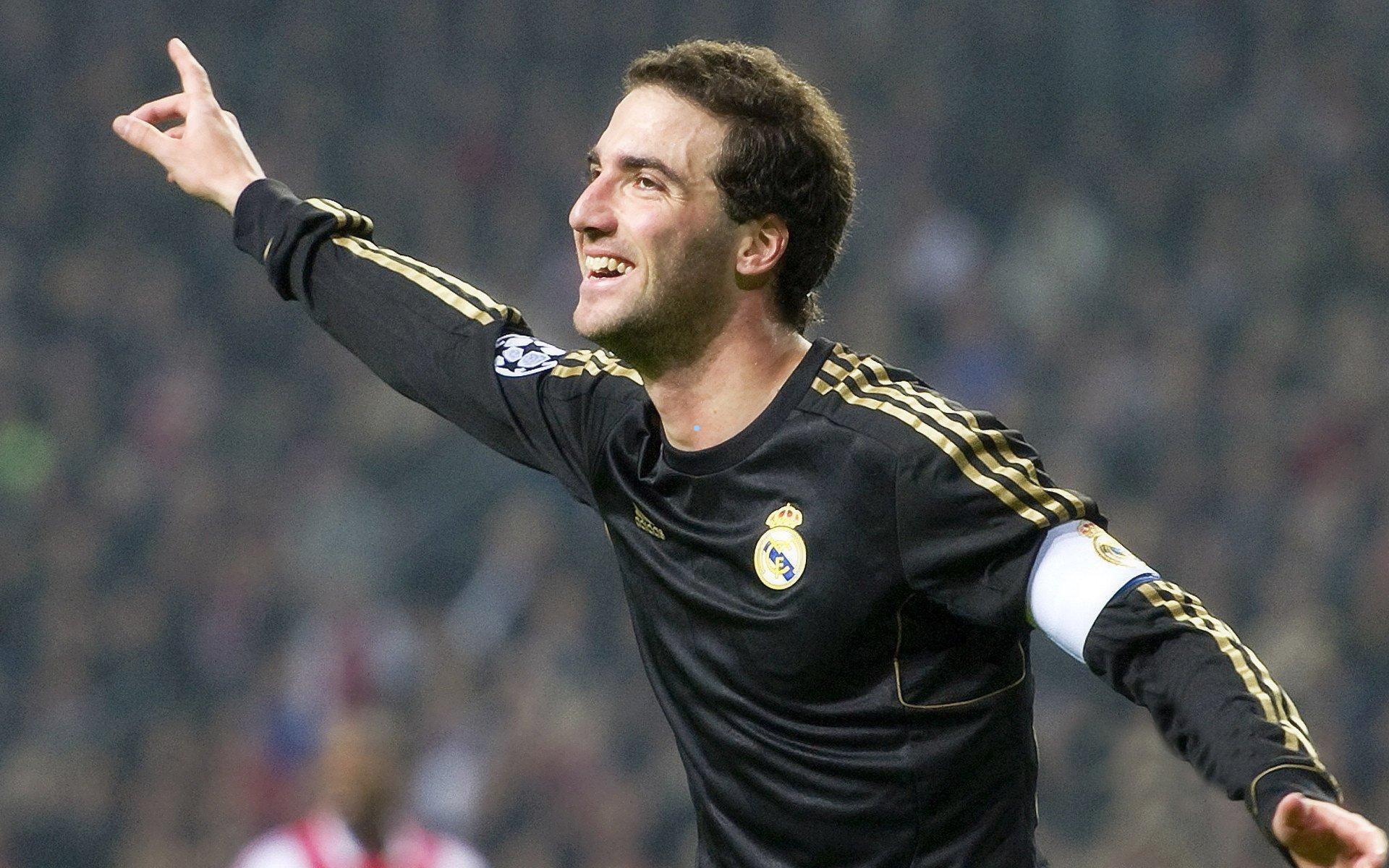 鲁梅尼格发出警示，拜仁慕尼黑必须遏制工资膨胀以保障俱乐部未来