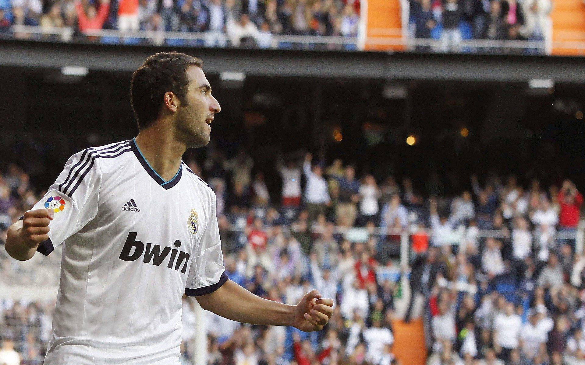 华体会体育-阿尔及利亚与尼日利亚赛后爆发激烈冲突 卢卡-齐达内情绪激动介入风波